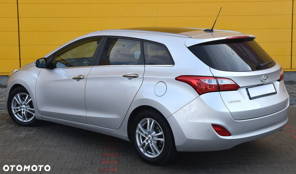 Hyundai i30 blue 1.6 GDI DCT Premium - 12