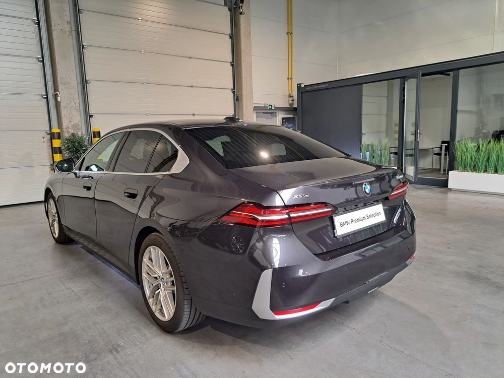 BMW Seria 5 520d xDrive mHEV - 4