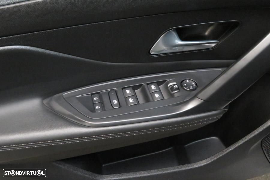 Peugeot 308 1.2 PureTech Allure Pack - 26