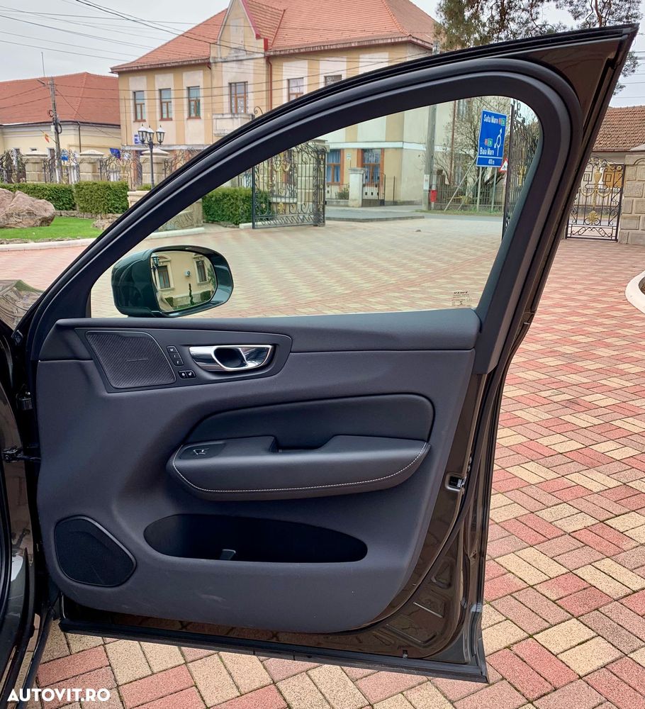 Volvo XC 60 Recharge T8 Twin Engine eAWD Inscription - 9