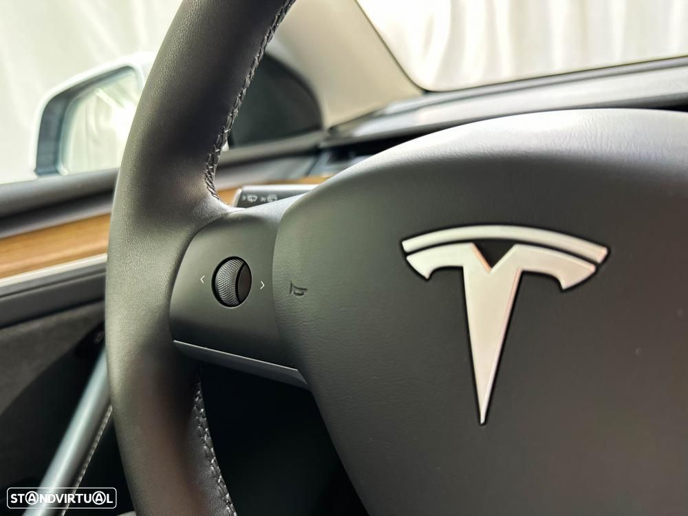 Tesla Model Y Long Range Dual Motor AWD - 41
