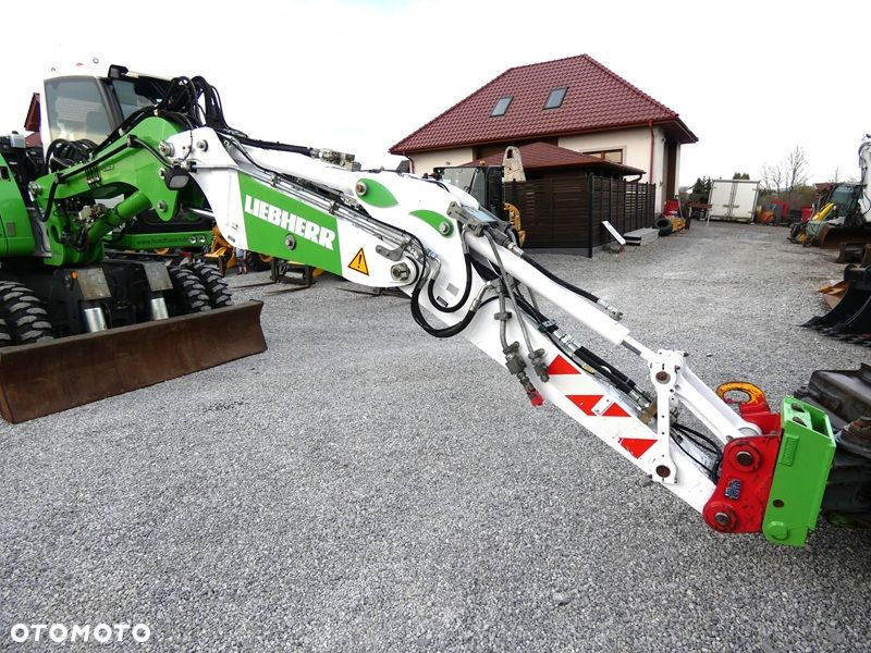 Liebherr A910 Compact / Z Niemiec / Super Stan / BEZ DPF / 2 Łyżki / - 38