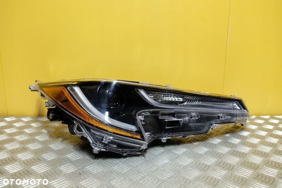 TOYOTA COROLLA E21 2022- REFLEKTOR LAMPA LED R USA - 1