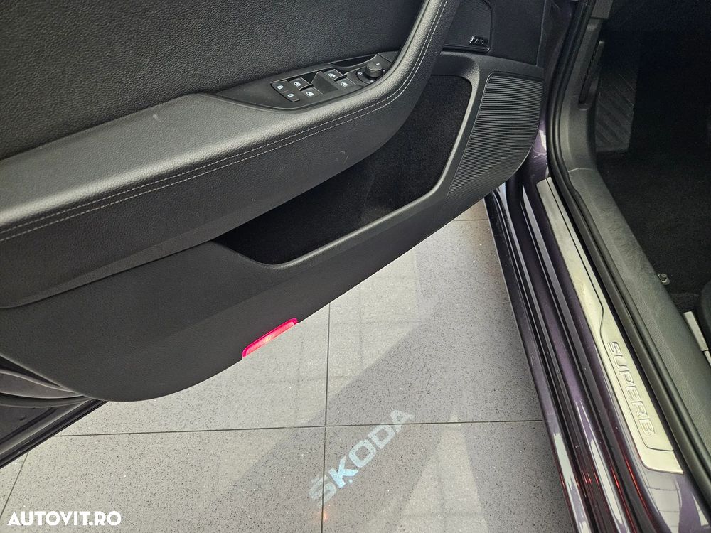 Skoda Superb 2.0 TDI 4X4 DSG L&K - 36