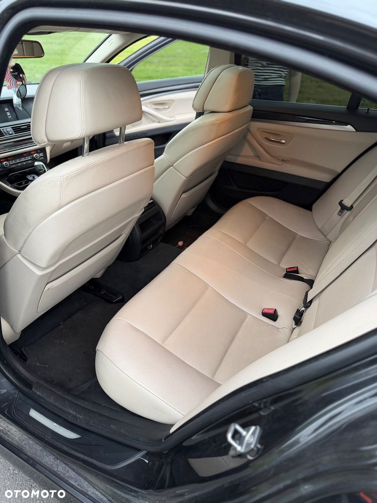 BMW Seria 5 525d - 21