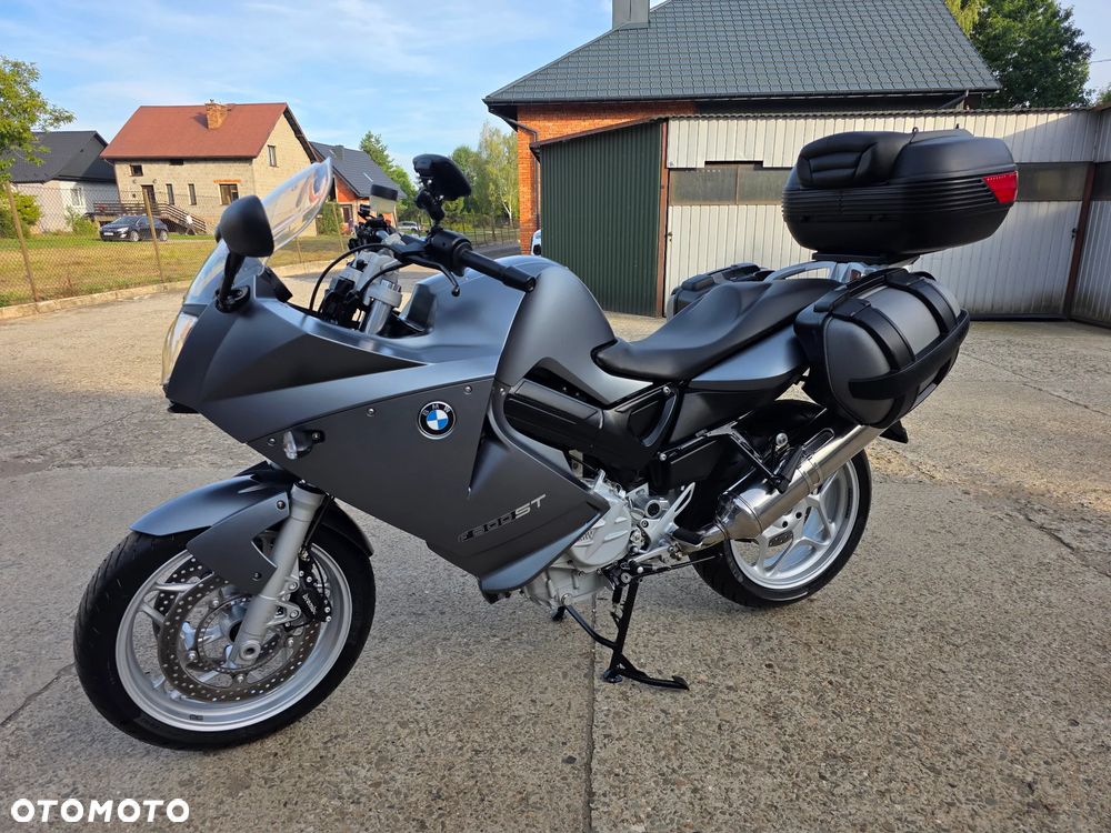 BMW F - 2