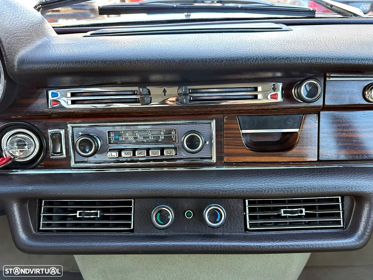 Mercedes-Benz 300 - 17
