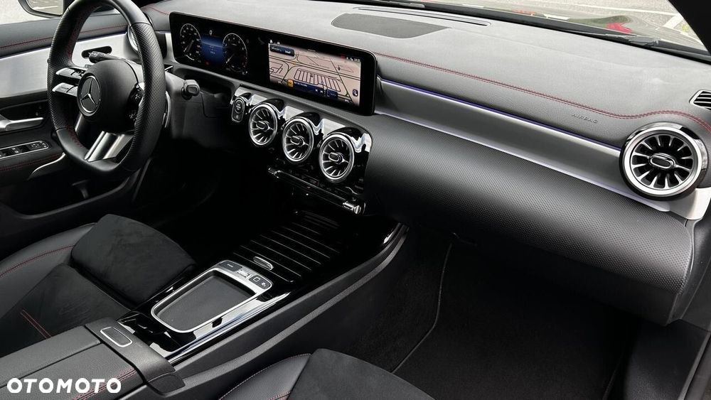 Mercedes-Benz CLA 200 mHEV AMG Line 7G-DCT - 24