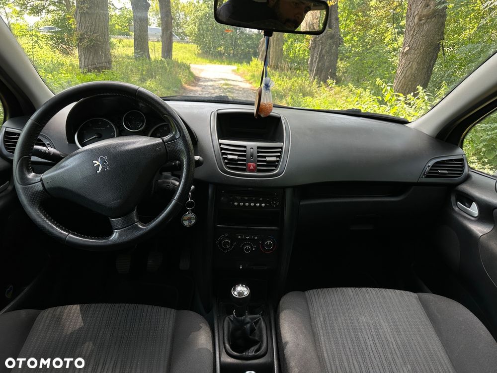 Peugeot 207 - 10
