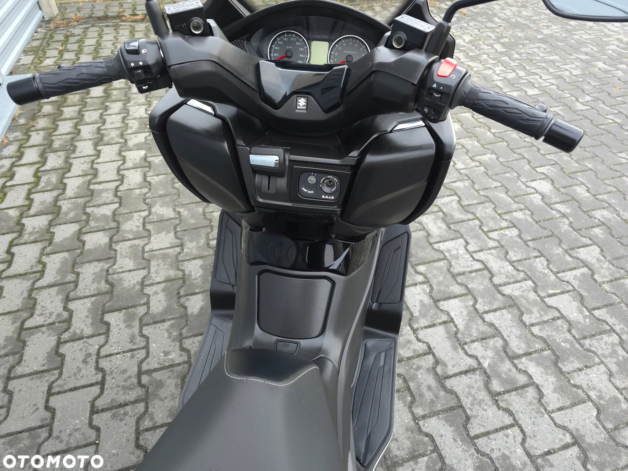 Suzuki Burgman - 9