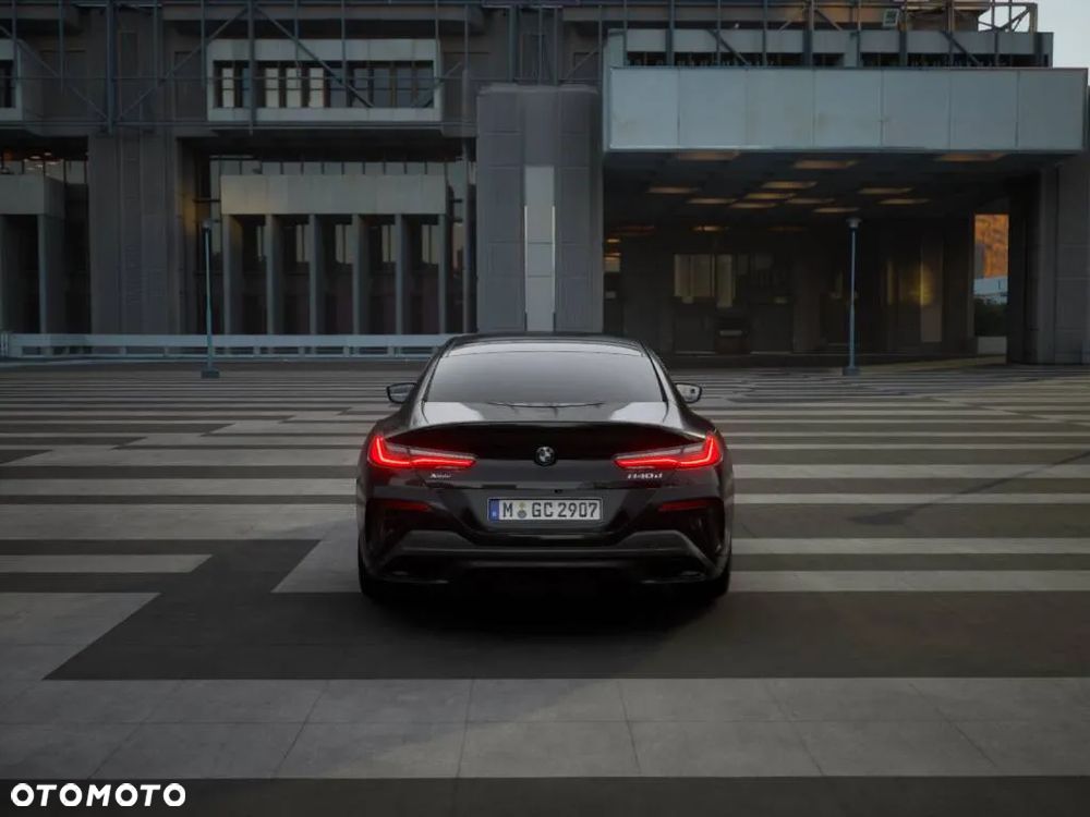 BMW Seria 8 - 5