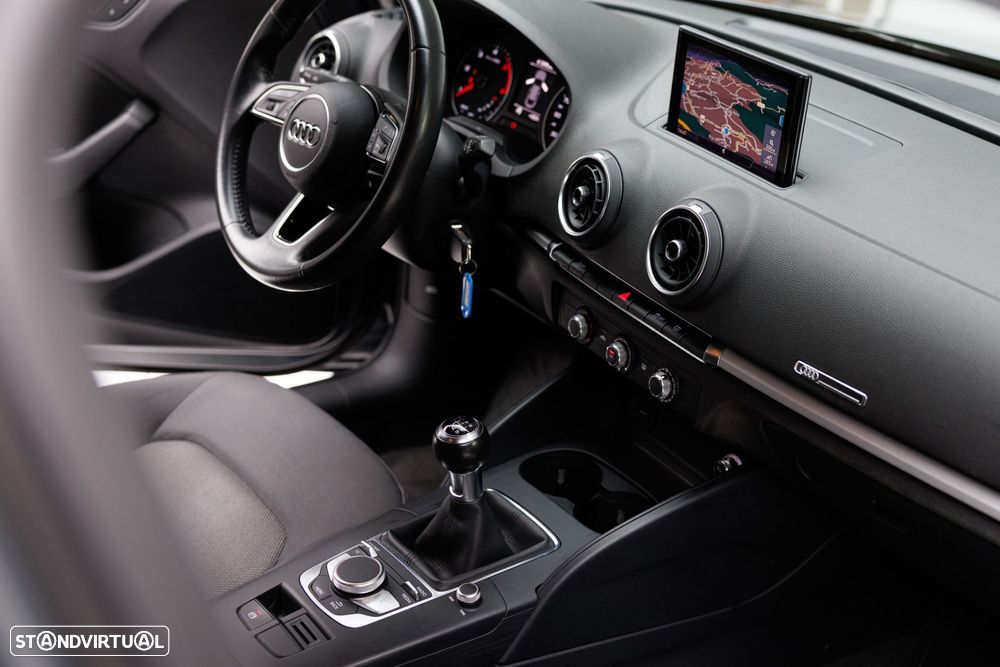 Audi A3 Limousine 30 TDI - 14