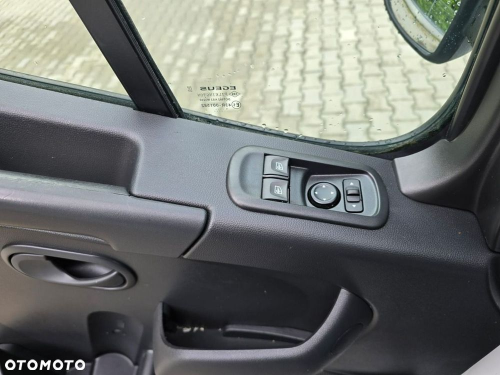 Renault Master - 32