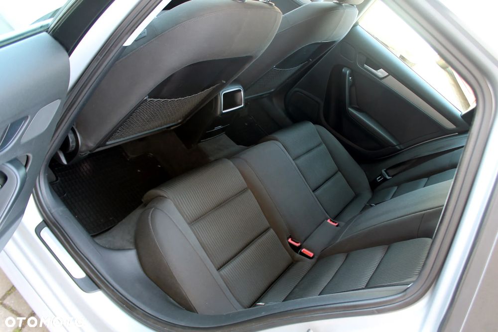Audi A4 Avant 2.0 TDI DPF quattro Attraction - 14