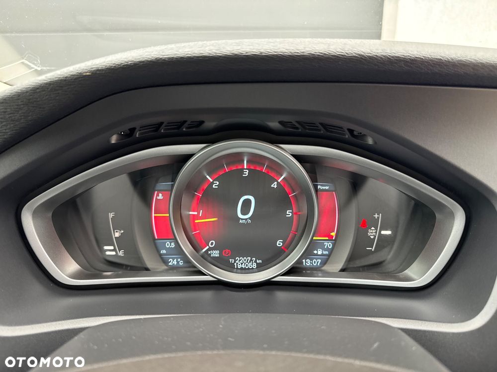 Volvo V40 D3 - 24
