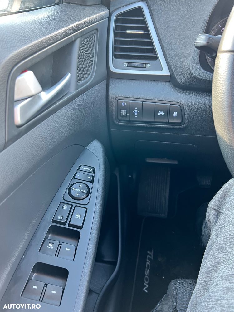 Hyundai Tucson blue 1.7 CRDi 2WD Advantage - 8