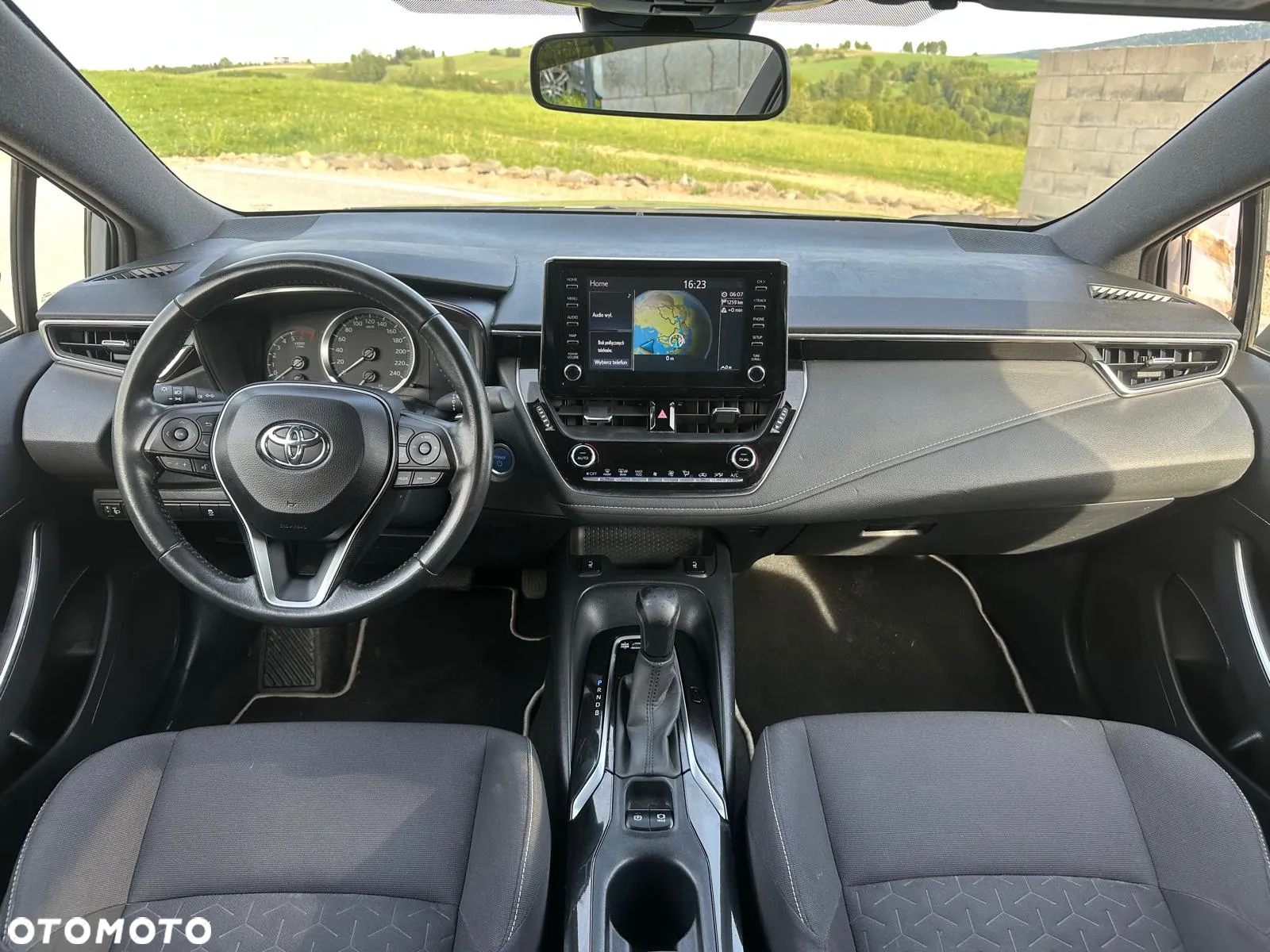 Toyota Corolla 1.8 Hybrid - 10