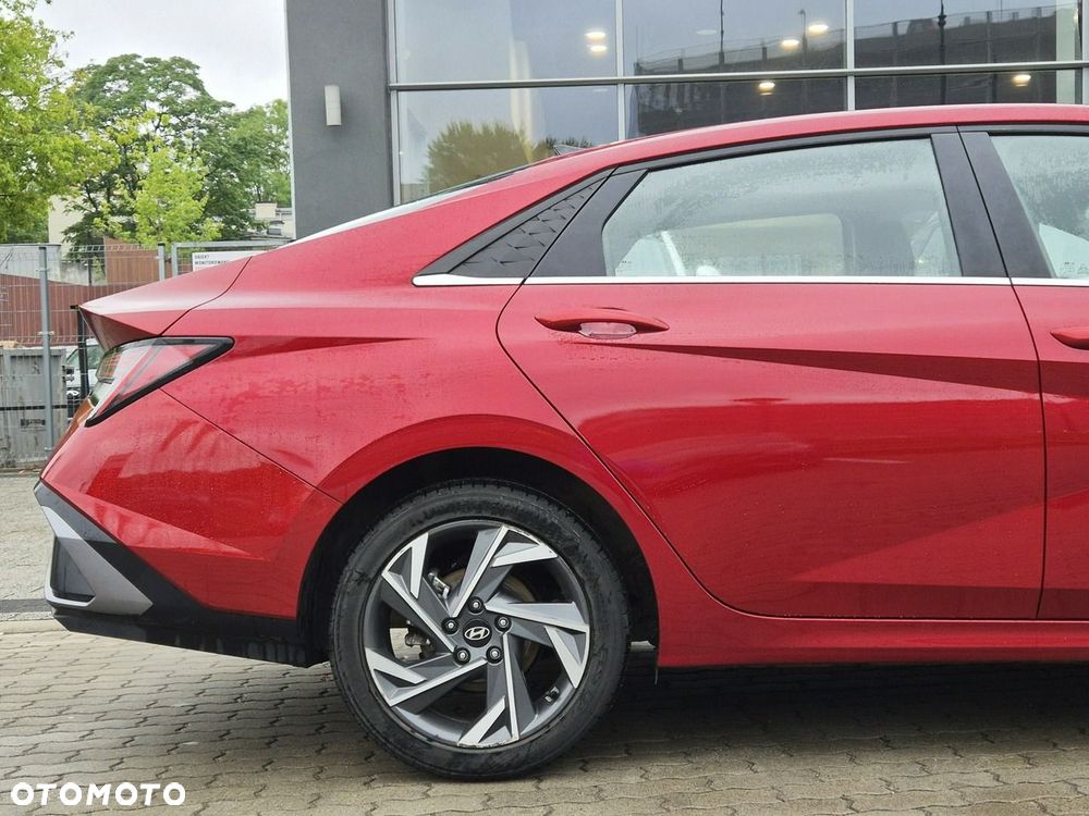 Hyundai Elantra - 22