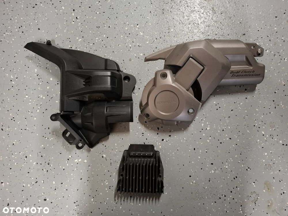 Honda VFR 1200 X Crosstourer wypełnienie osłona regulator napięcia - 1