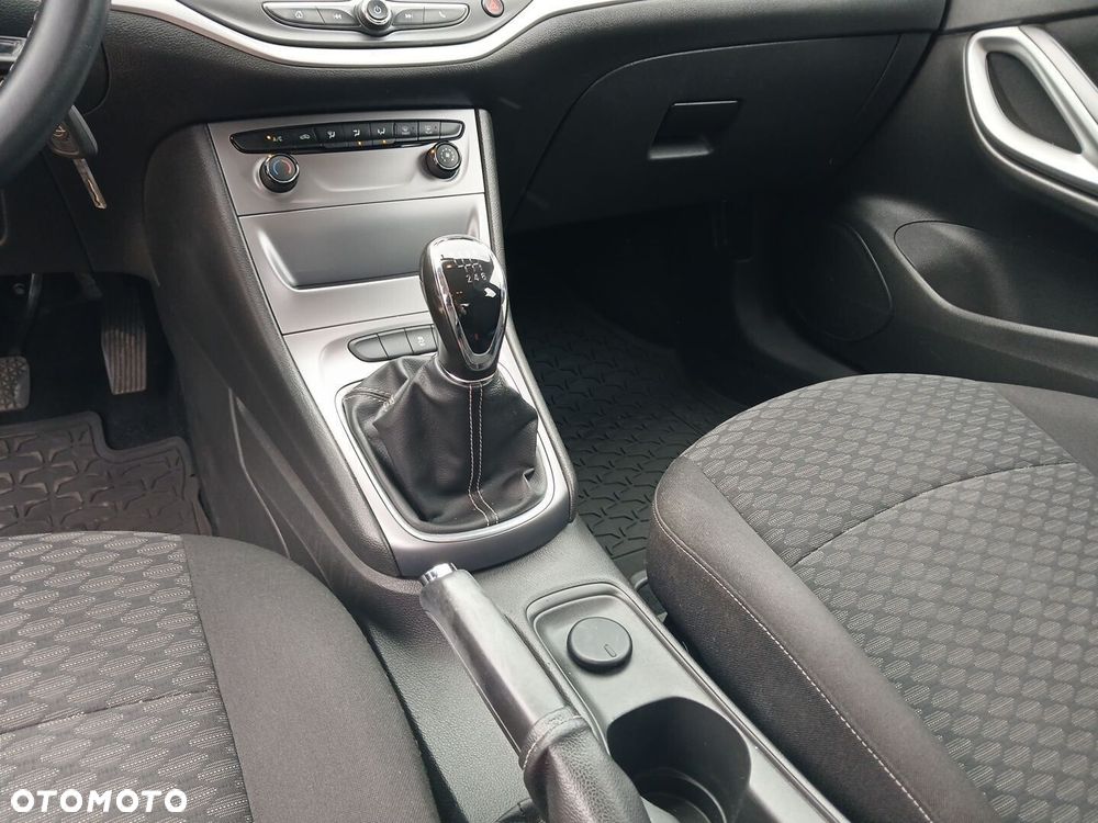 Opel Astra 1.6 CDTI Essentia - 13