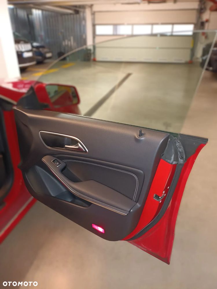 Mercedes-Benz CLA 200 7G-DCT Urban - 23