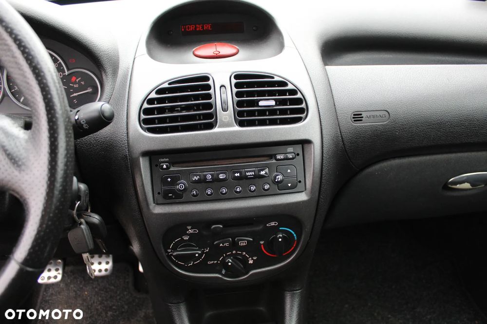 Peugeot 206 75 JBL - 11