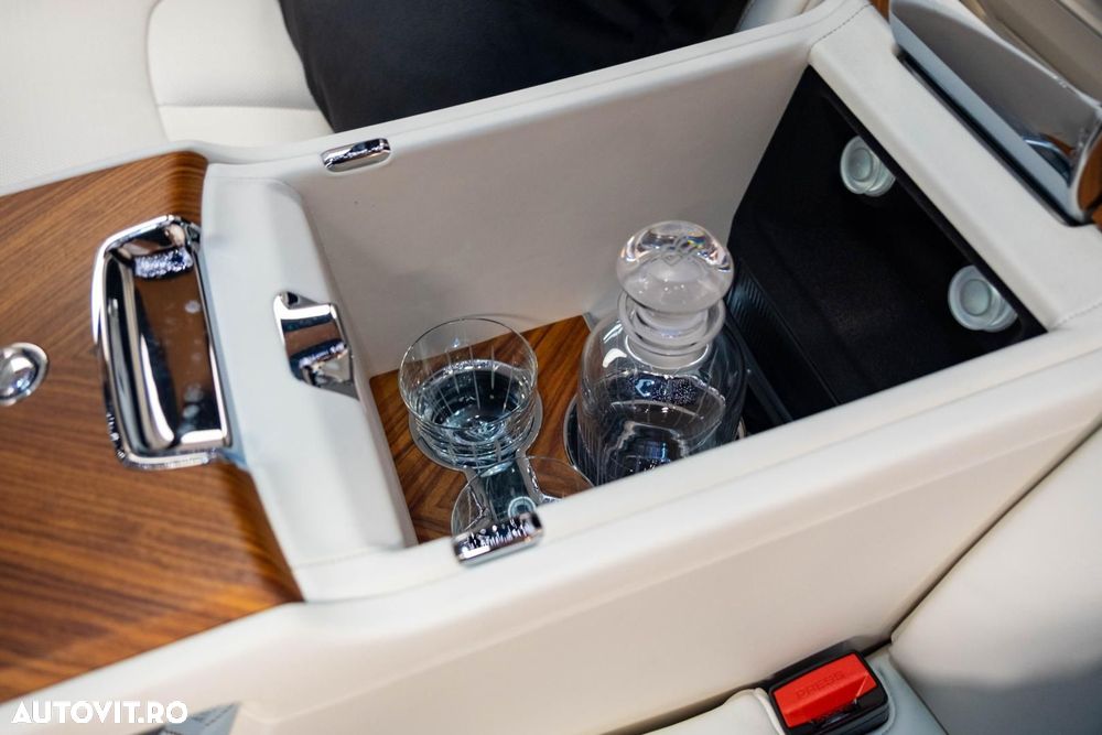 Rolls-Royce Cullinan - 16