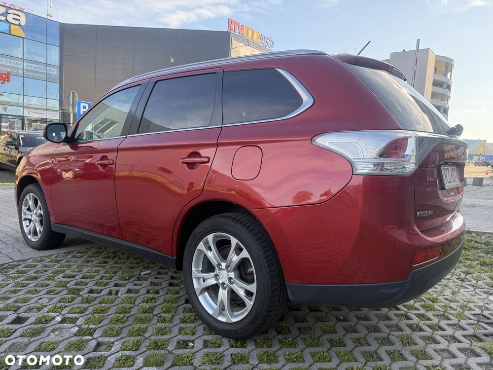 Mitsubishi Outlander - 4
