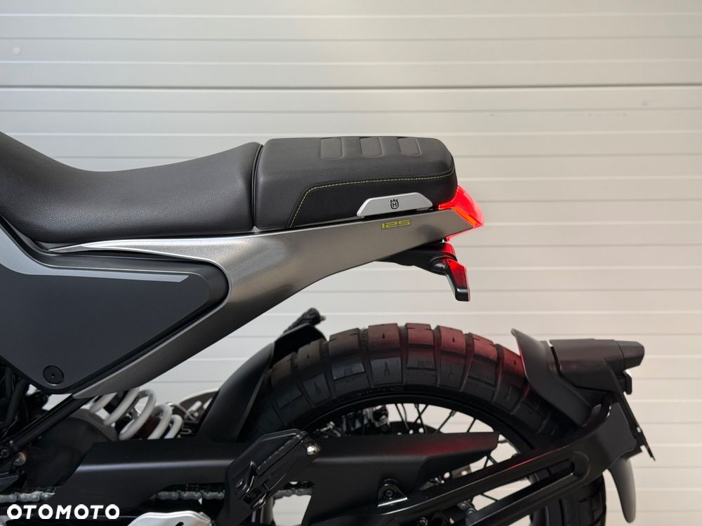 Husqvarna Svartpilen - 34