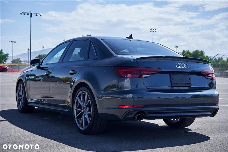 Audi A4 Limousine - 5