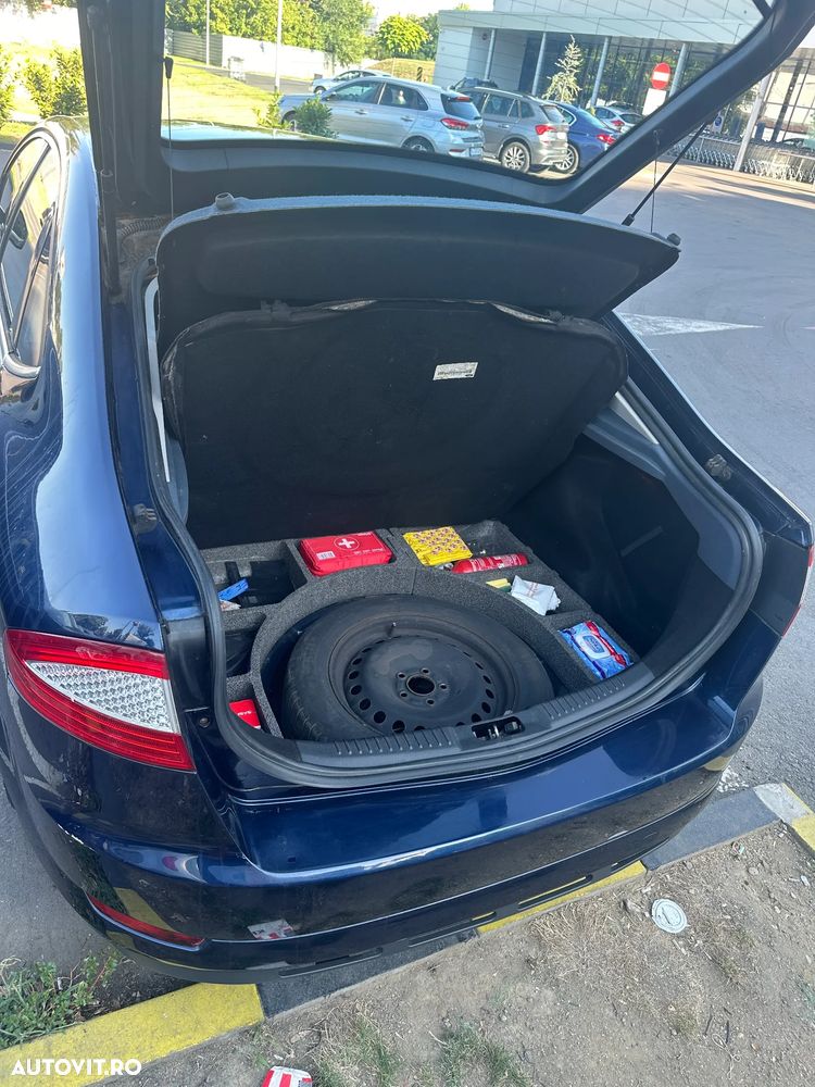 Ford Mondeo 2.0 PFi Titanium - 10