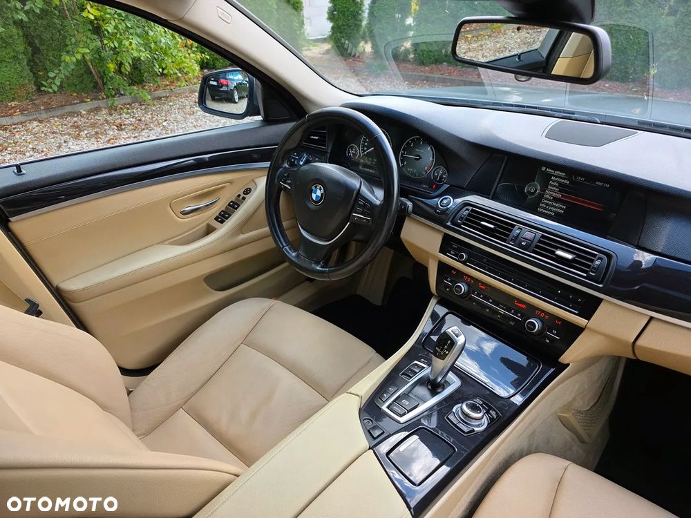 BMW Seria 5 520d - 24