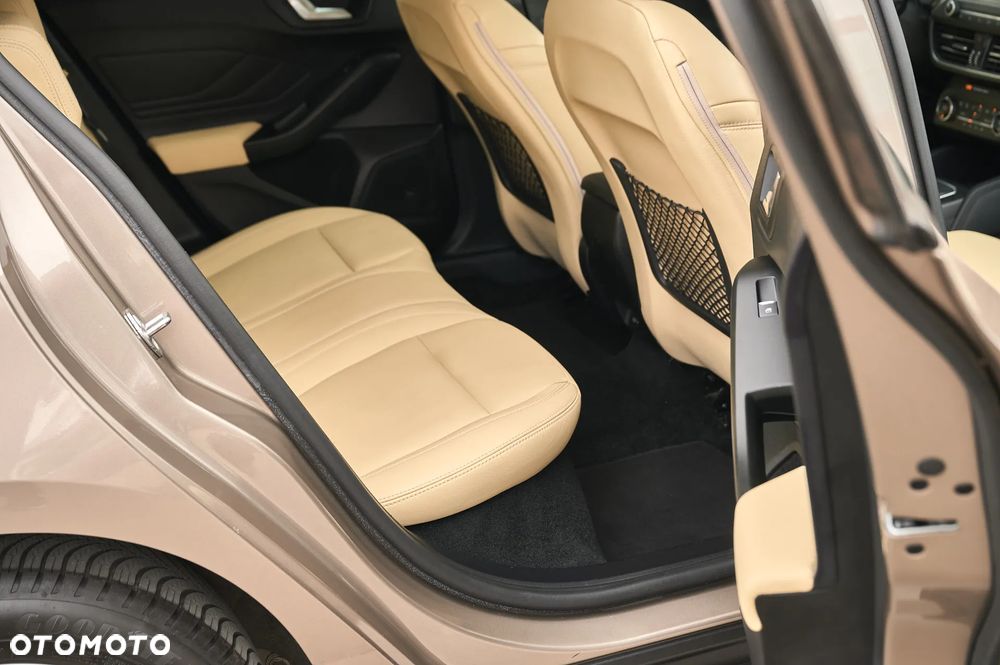 Ford Focus 1.5 EcoBlue Start-Stopp-System TITANIUM DESIGN - 28