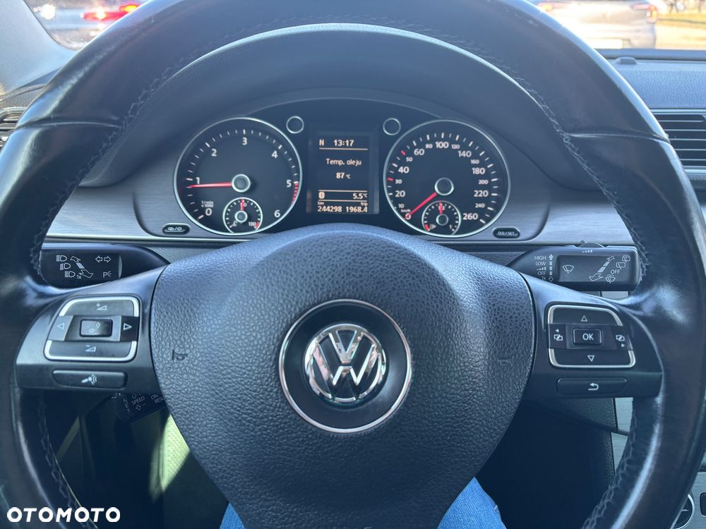 Volkswagen Passat 2.0 TDI Comfortline - 4