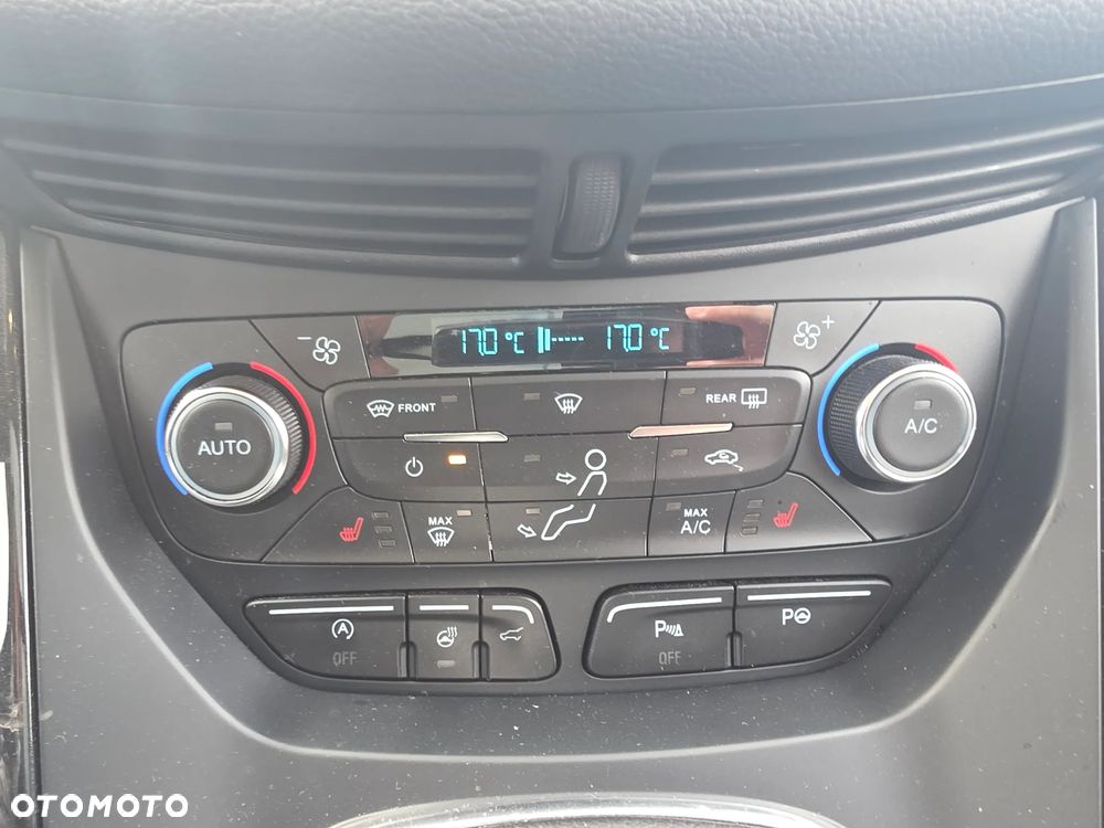 Ford Kuga 1.5 EcoBoost 2x4 Titanium - 13