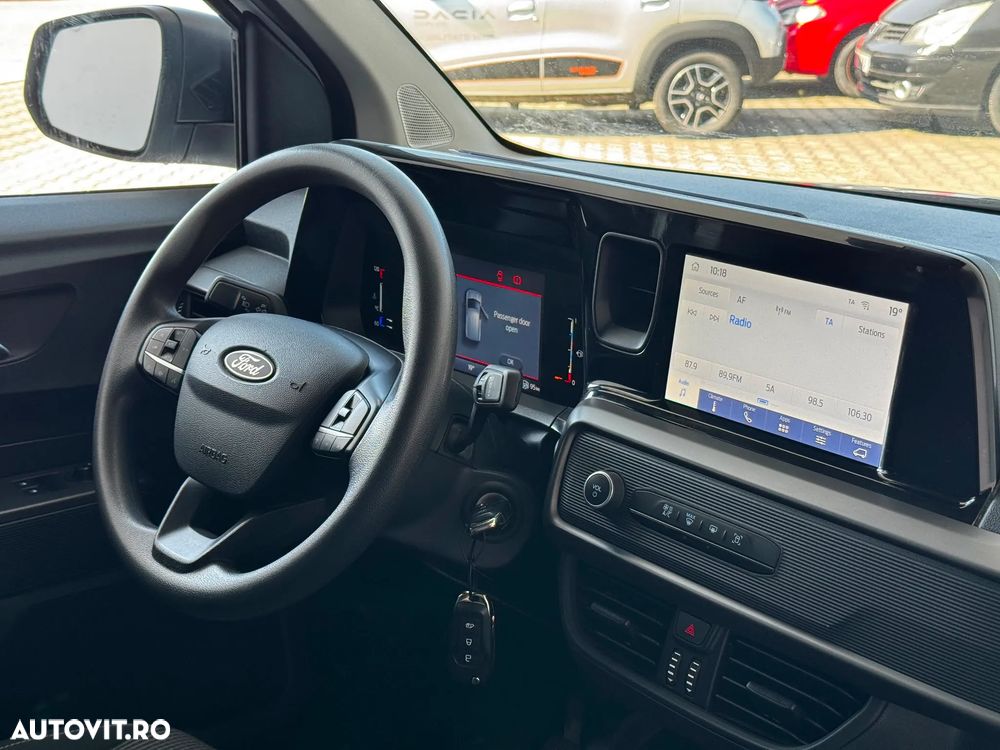 Ford Transit Courier - 18