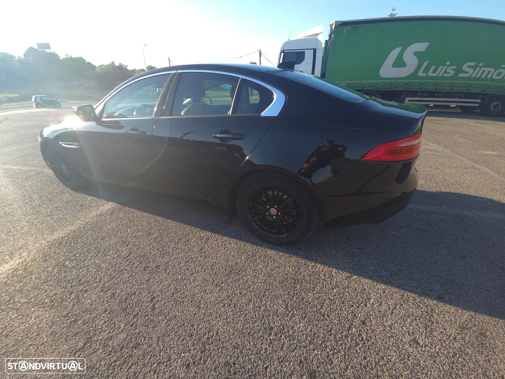 Jaguar XE E-Performance Prestige - 11