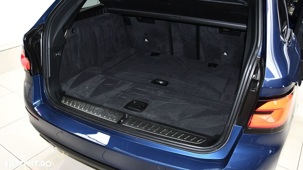BMW Seria 5 520d xDrive Touring Aut. Sport Line - 31