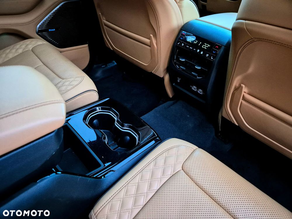 Jeep Grand Cherokee - 13