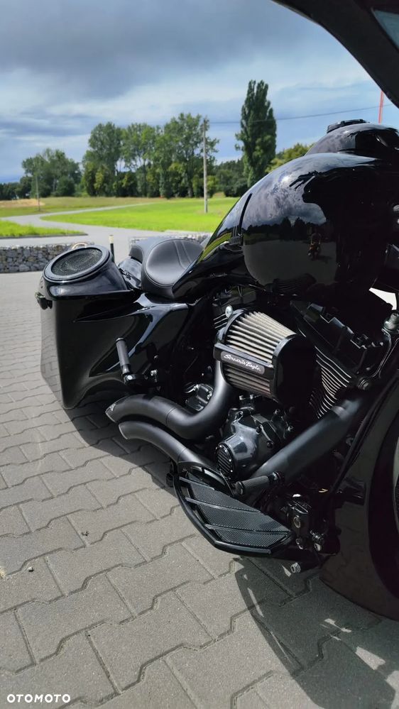 Harley-Davidson Touring Street Glide - 11