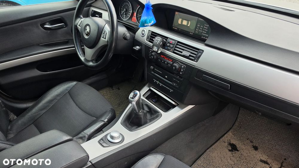 BMW Seria 3 325i - 11