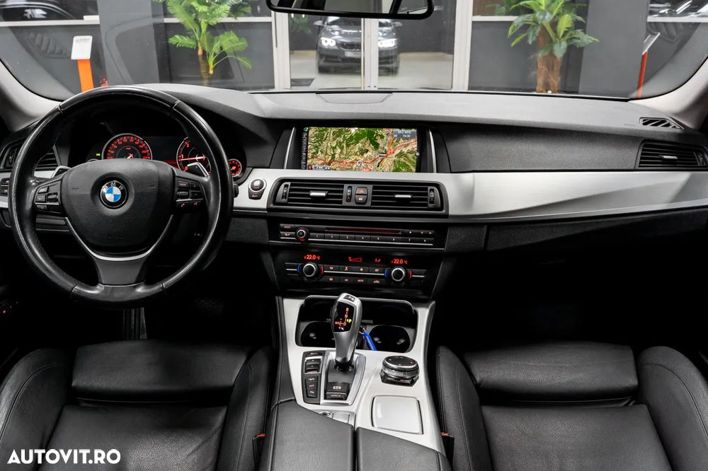 BMW Seria 5 520d xDrive Aut. Luxury Line - 7