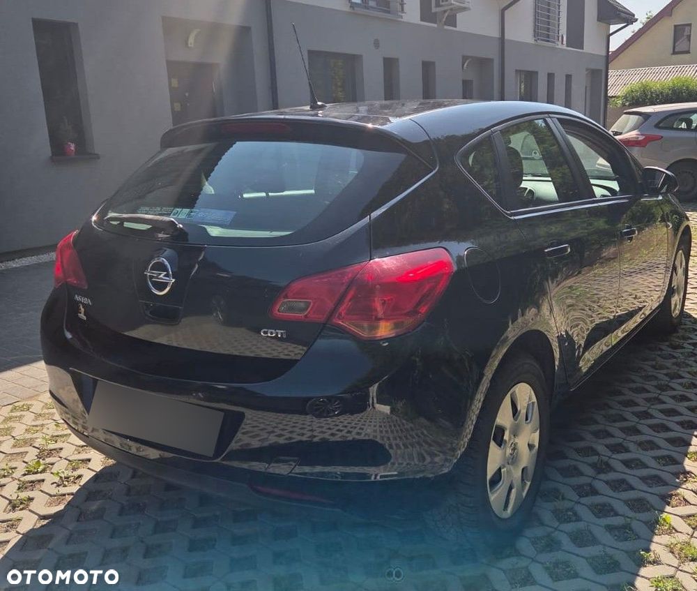 Opel Astra 1.7 CDTI Enjoy - 11