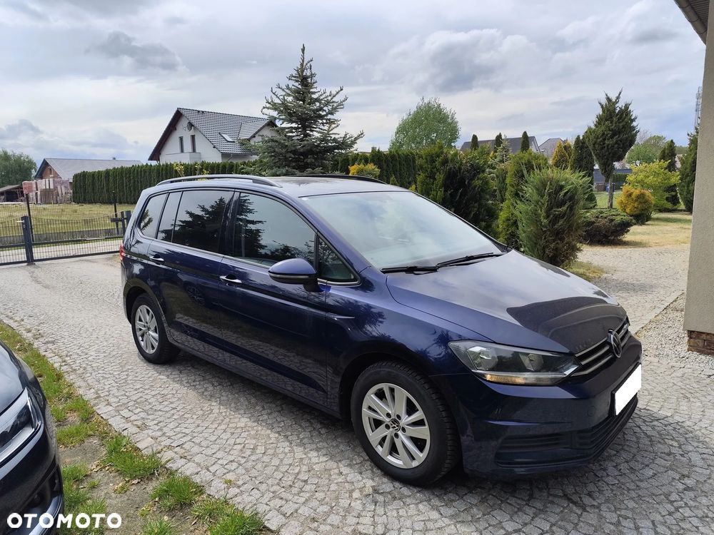 Volkswagen Touran - 1