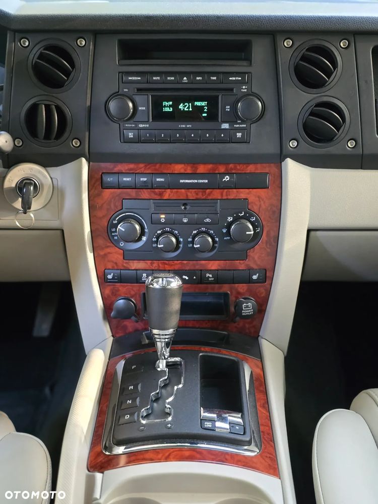 Jeep Commander 4.7 V8 - 13