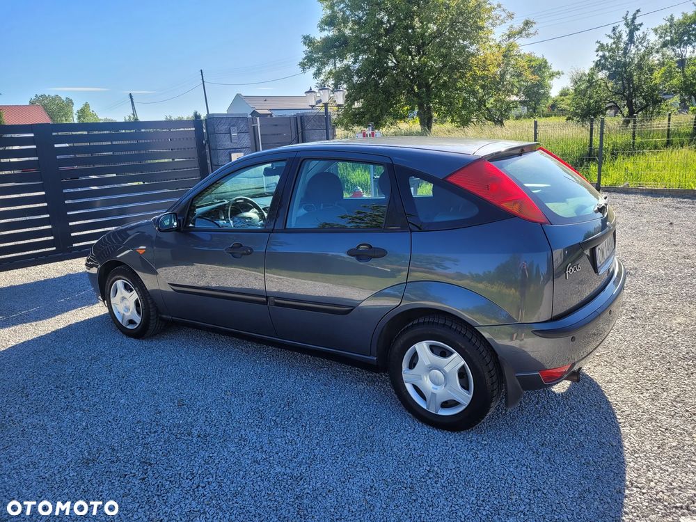 Ford Focus 1.6 Ambiente - 4