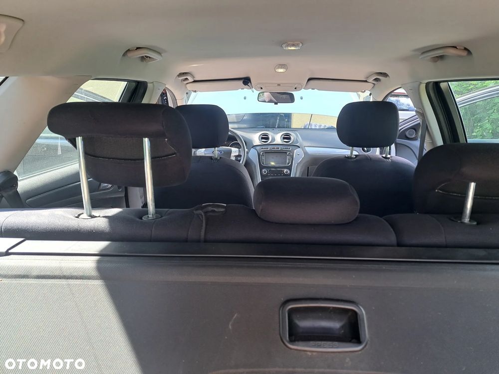Ford Mondeo 2.0 TDCi Ambiente - 19