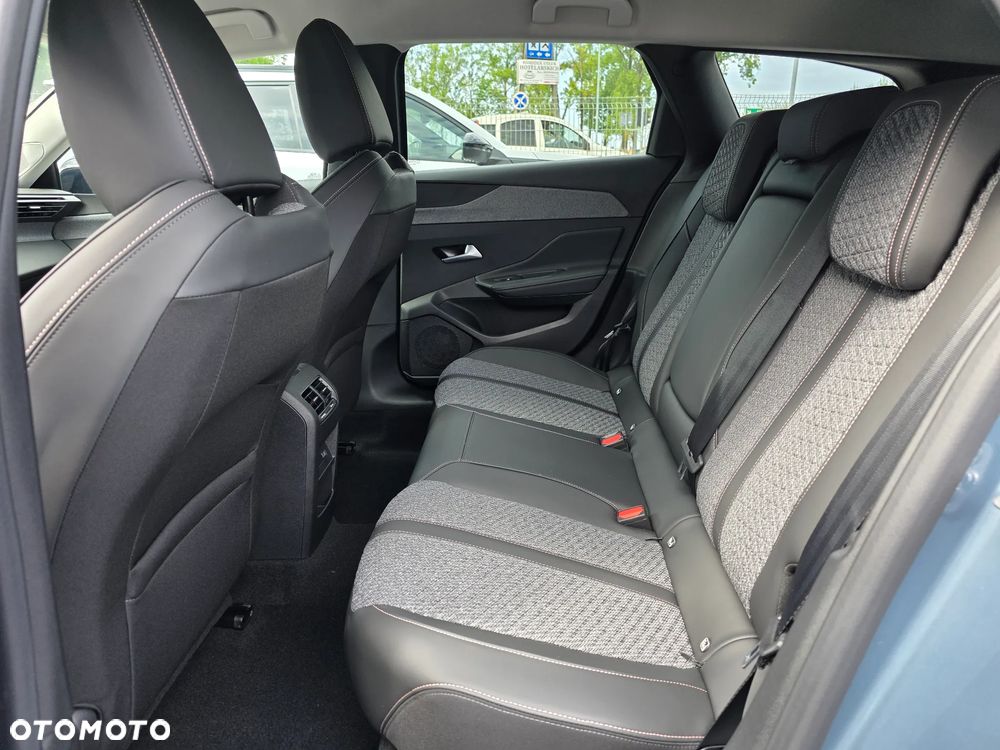 Peugeot 308 1.2 mHEV Allure S&S e-DCS6 - 19