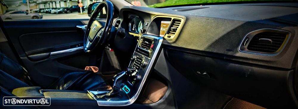 Volvo V60 2.4 D6 R-Design Sum.AWD Phev - 5