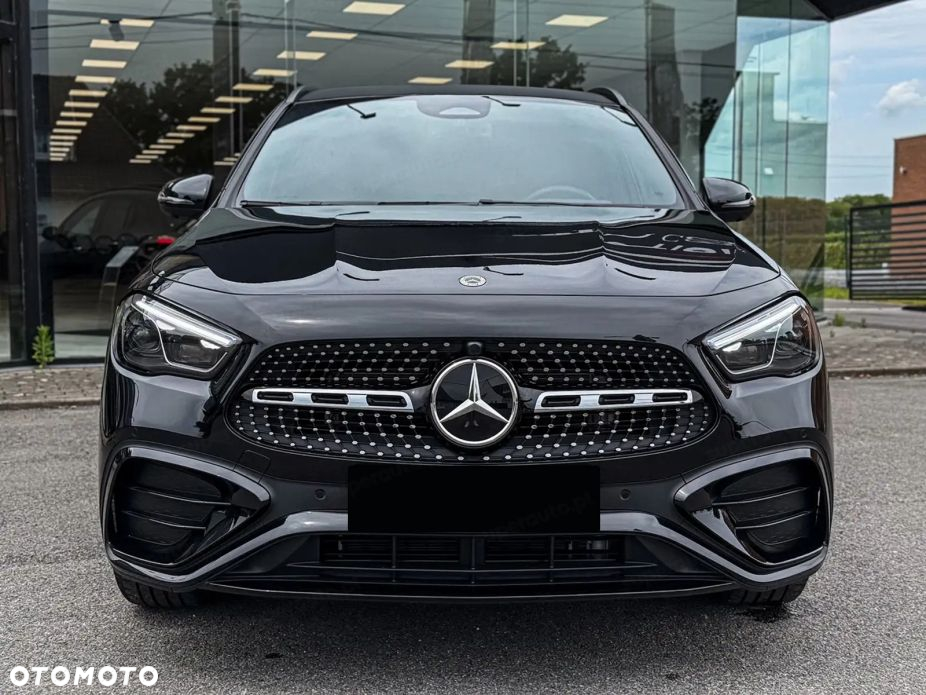 Mercedes-Benz GLA - 2